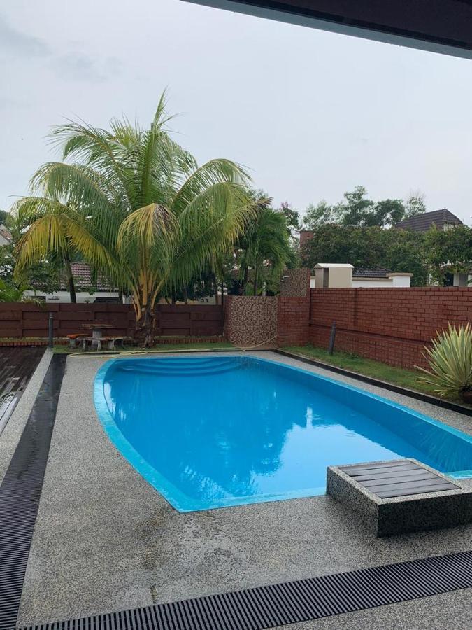 Villa With Private Swimming Pool Malacca Ngoại thất bức ảnh