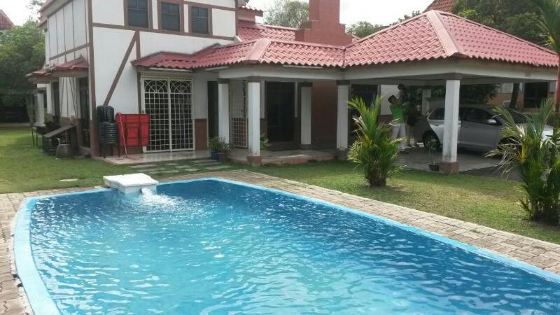 Villa With Private Swimming Pool Malacca Ngoại thất bức ảnh