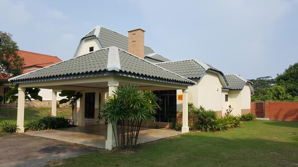 Villa With Private Swimming Pool Malacca Ngoại thất bức ảnh